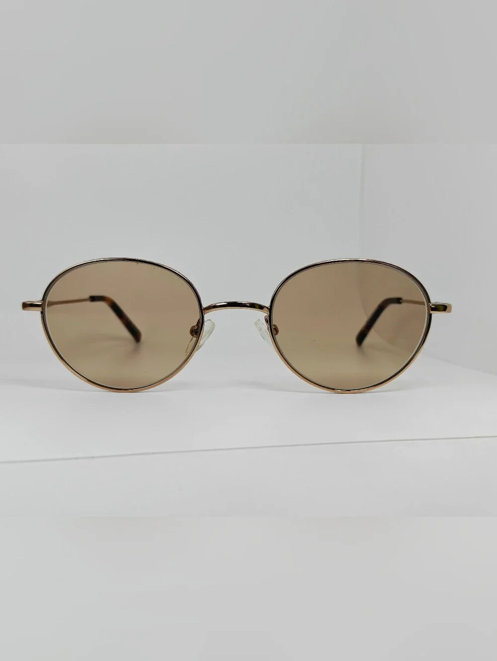 Film. Classic Round Women's Gold Eyewear.